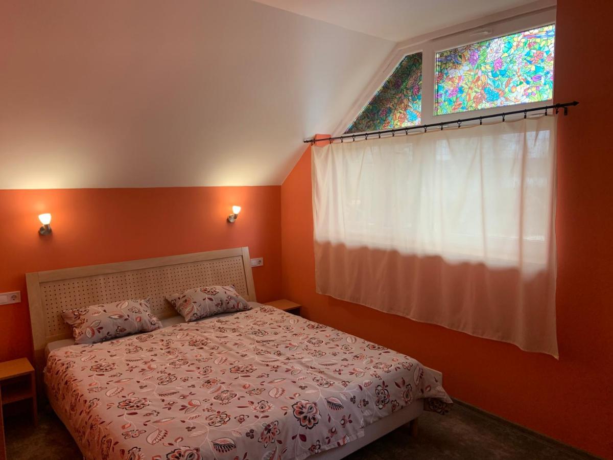 Szitakoeto Panzio Balatonfůzfő Exterior foto