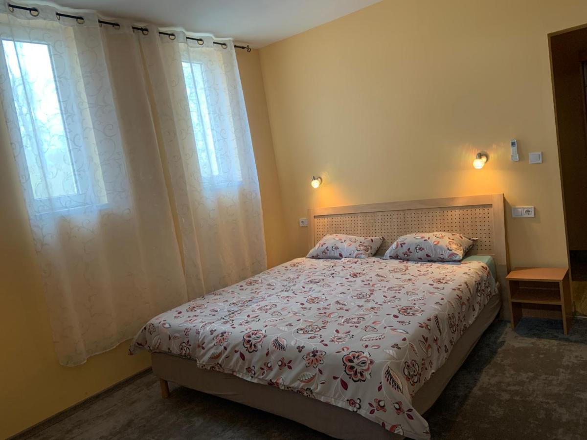 Szitakoeto Panzio Balatonfůzfő Exterior foto